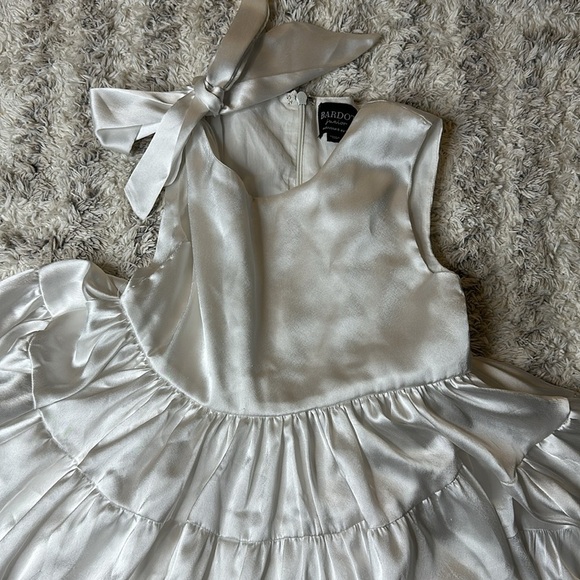 Bardot Junior white silk feel dress US 110 100% polyester main 100% cotton - Picture 3 of 11